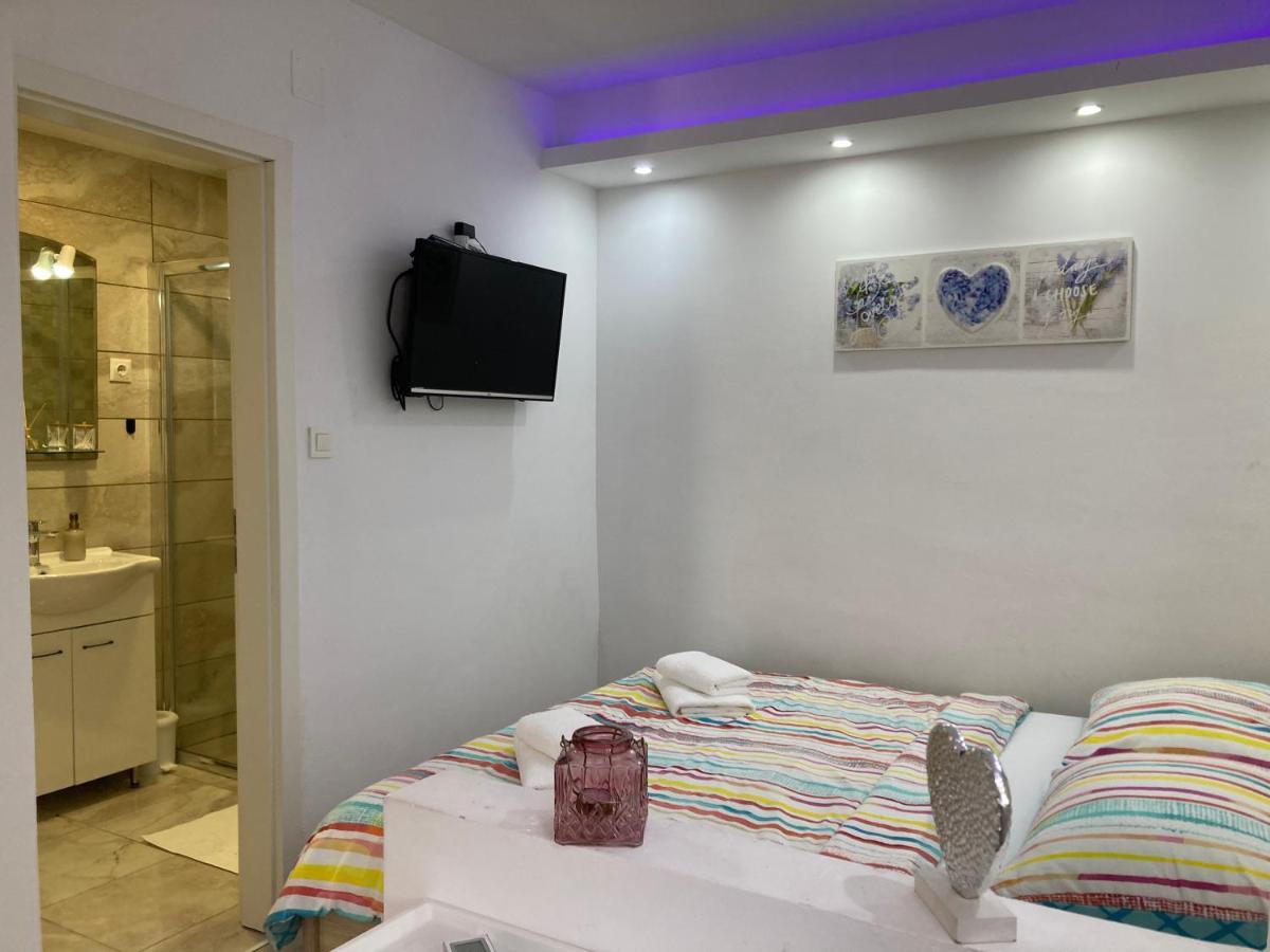 Luxury Nr Apartment *